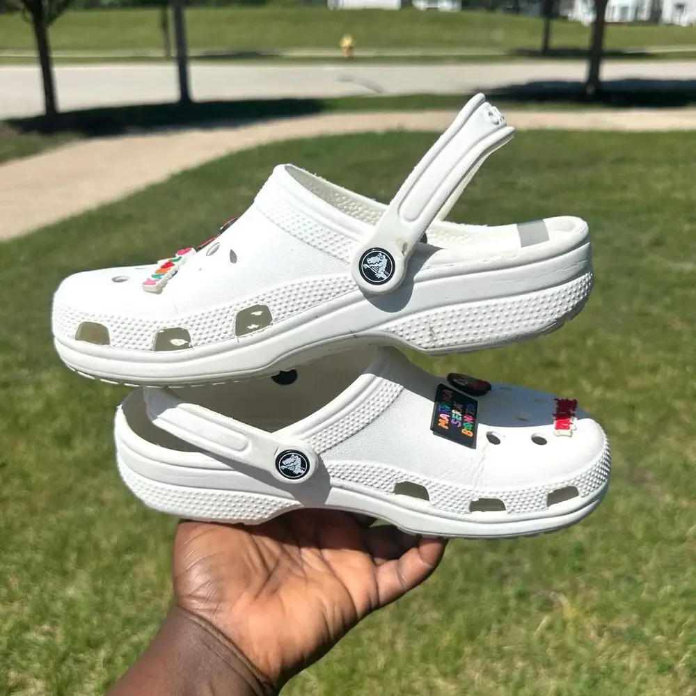 Crocs Unisex‎ Adult Classic Clogs With Charms Size M6 W8 White